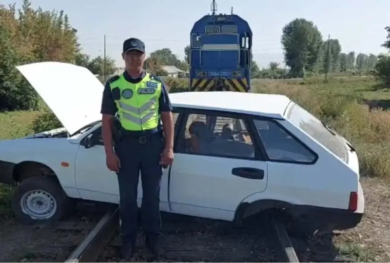 Грузовой локомотив протаранил авто близ Талдыкоргана