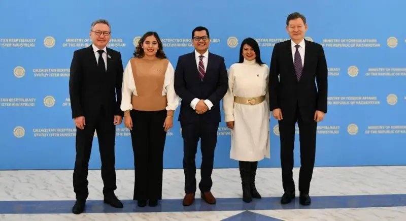 哈国副外长会见墨西哥议会代表团