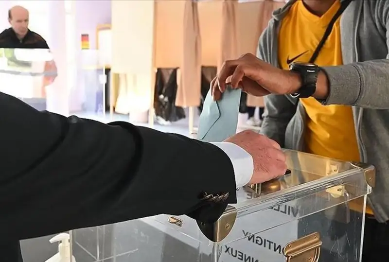 Frantsııada parlament saılaýy ótti
