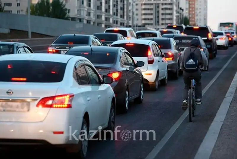 Қозоғистонда хориждан олиб келинган 100 минг автомобиль қонунийлаштирилди
