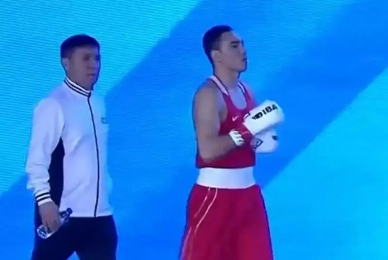 Бокс бўйича ЖЧ: Дулат Бекбауов кейинги босқичга ўтди