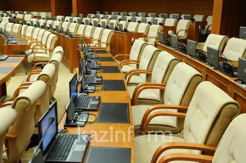 Қозоғистон Парламенти таътилга чиқди