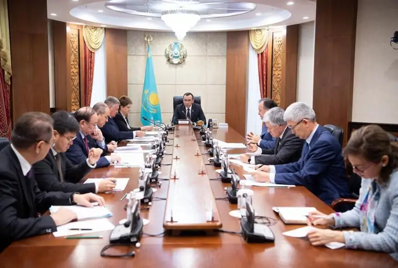 Қозоғистон Сенатида Конституциявий қонунлар лойиҳалари кўриб чиқилади