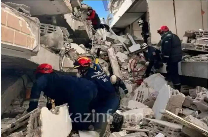 تۇركياعا بارعان قازاقستاندىق قۇتقارۋشىلار اقشالاي سىياقىمەن ماراپاتتالا ما