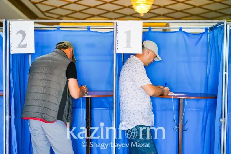 Qatysýshylardyń 79,4 paıyzy Ata zańǵa engiziletin ózgertýlerdi qoldady - Exit poll