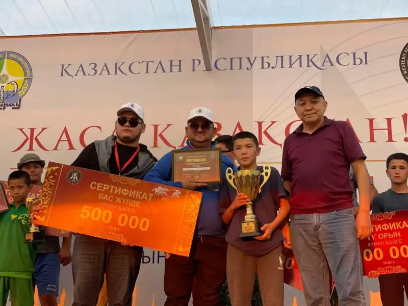 اتىراۋ وبلىسىنداعى ات بايگەسىندە 13 جاسار شاباندوز باس جۇلدەگە يە بولدى