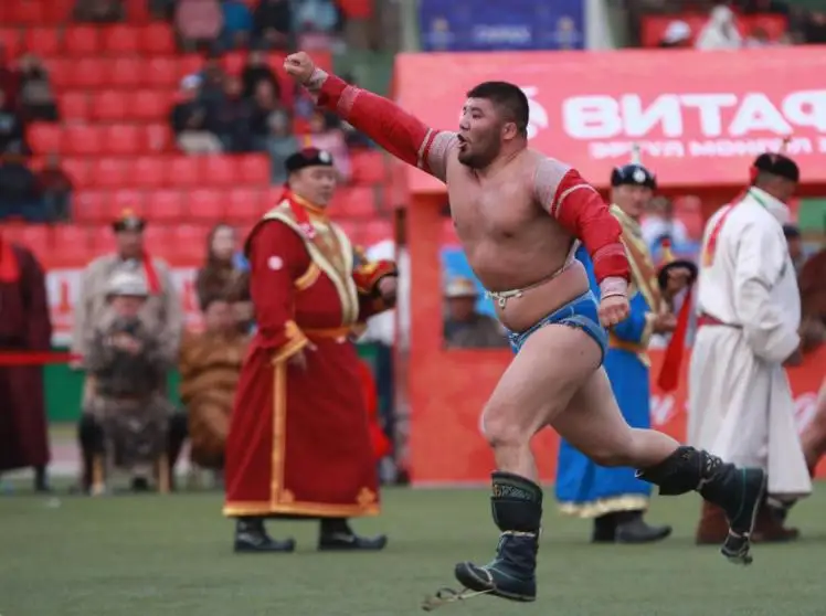 قازاق پالۋانى موڭعوليانىڭ جوعارى دارەجەلى «ءپىل» اتاعىن جەڭىپ الدى