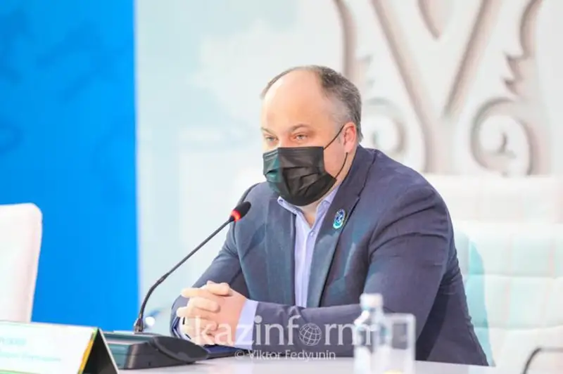 Қозоғистонда бошқа тиллардан қўрқишади деган сўздан норозиман - Максим Рожин