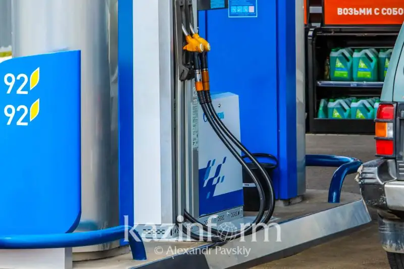 ەكى وبلىستا بەنزين قىمباتىراق ساتىلادى