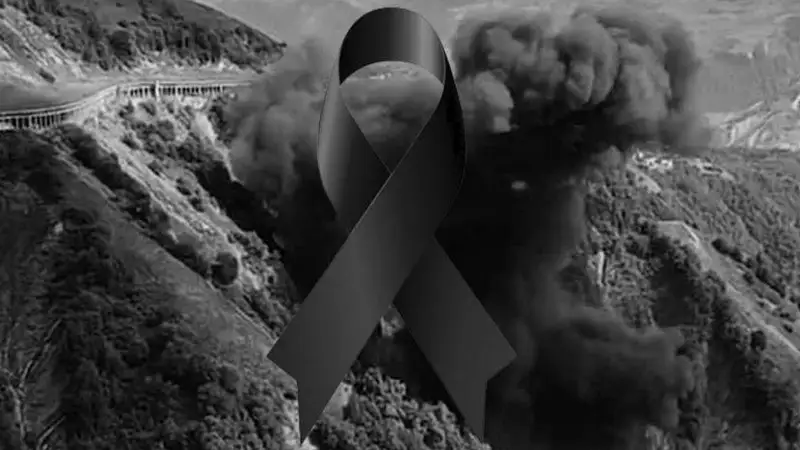 Грузияда қутқарув вертолёти ҳалокатга учраши туфайли мотам куни эълон қилинди