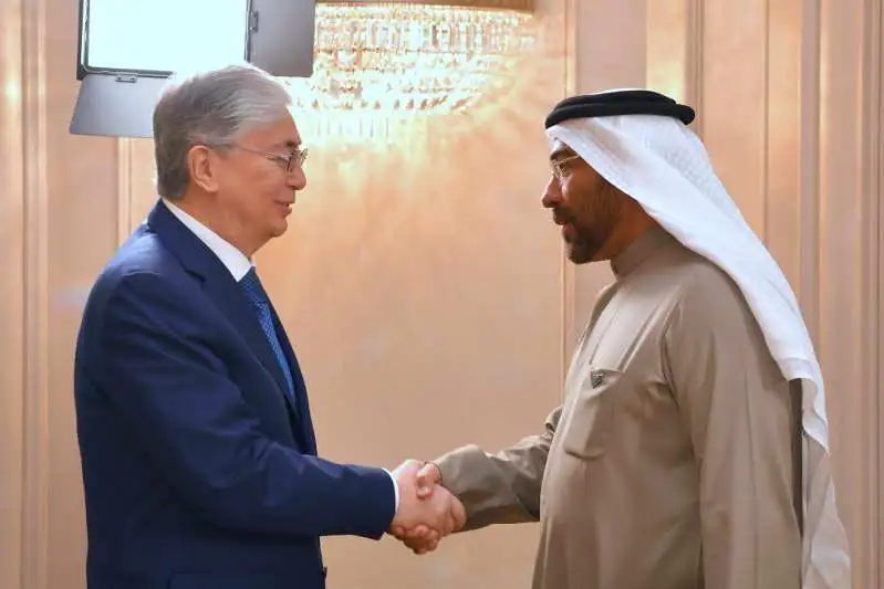 总统会见阿布扎比全球市场董事会主席