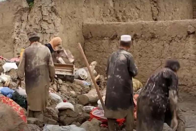 Ҳиндистонда темир йўл кўприги ўпирилиб, 20дан зиёд одам ҳалок бўлди