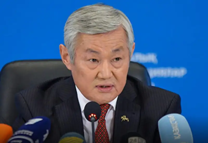 政府承诺明年将提升教师和医务人员工资