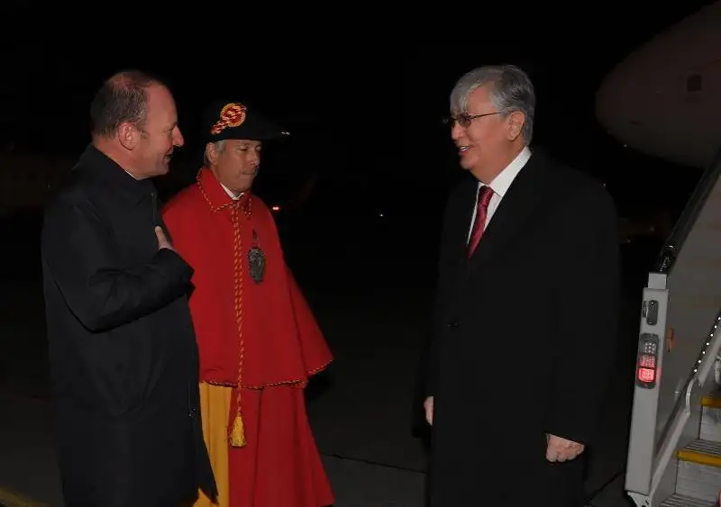 托卡耶夫总统抵达日内瓦 开始对瑞士进行正式访问