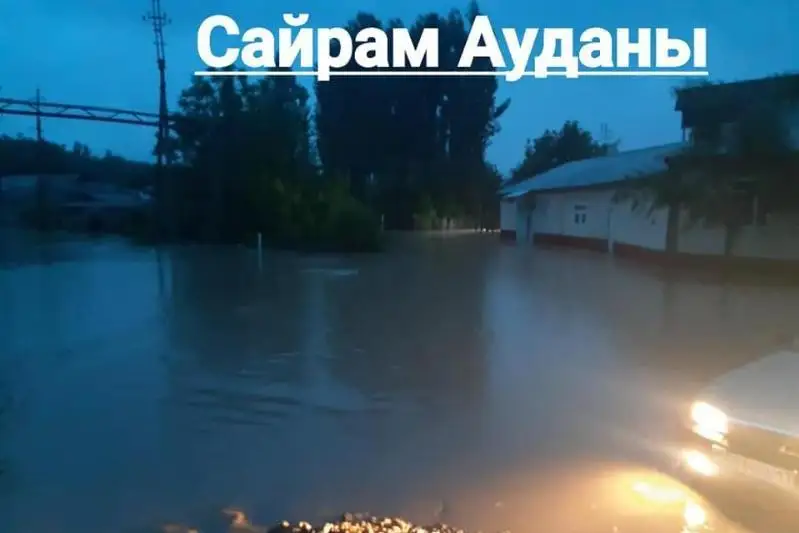 Туркистон вилоятидаги сел: Яна учта тумандаги овуллар сув остида қолди