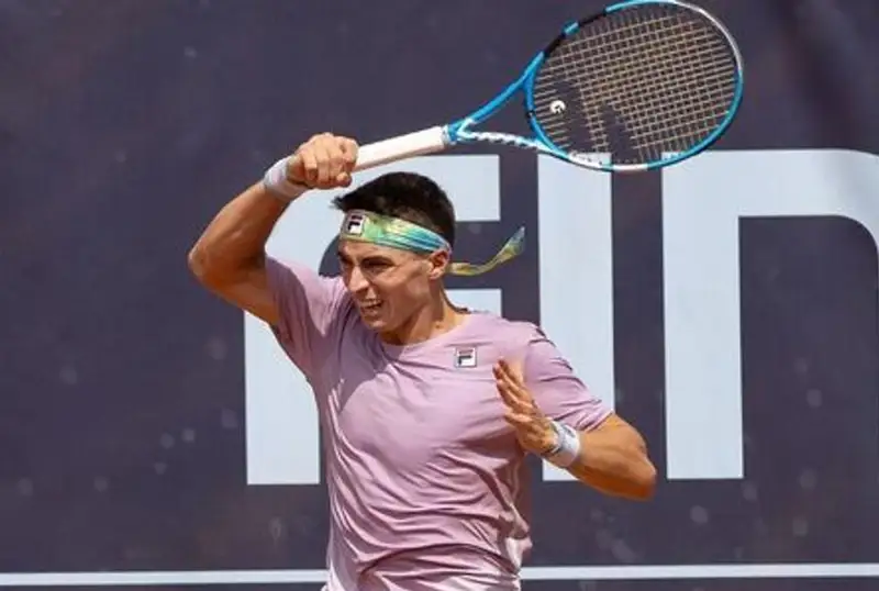 Казахстанец Тимофей Скатов вышел в третий круг турнира в Португалии