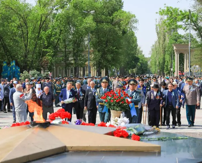 جامبىلدىقتار ەكىنشى دۇنيەجۇزىلىك سوعىس باتىرلارىن ەسكە الدى - فوتو