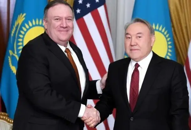 努尔苏丹·纳扎尔巴耶夫会见美国国务卿麦克·彭佩奥