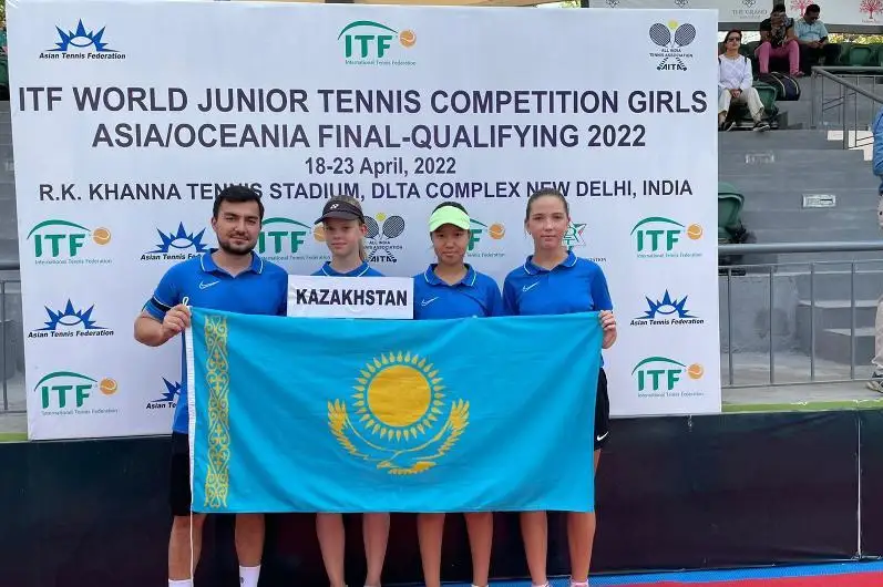 Теннис бўйича Қозоғистон ўсмир қизлар терма жамоаси Ҳиндистонга қарши баҳс олиб боради