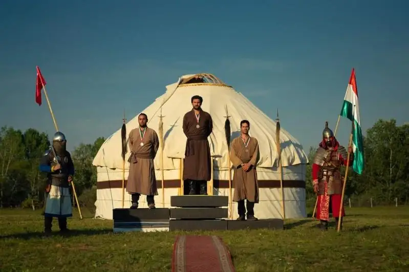 Венгрияда энг катта «Едил  ҳоқон» ўтови тикланди