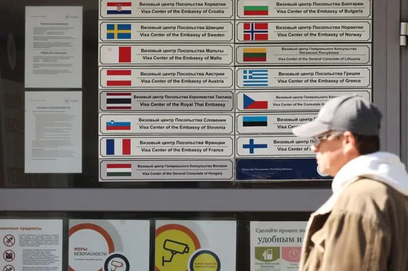 Польша россияликларнинг ҳаво ва денгиз портлари орқали мамлакатга киришини тақиқлади