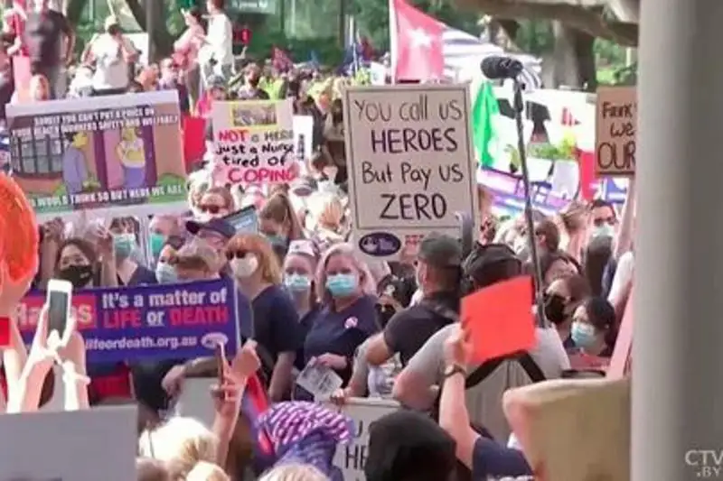 Австралияда ҳамширалар намойишга чиқмоқда