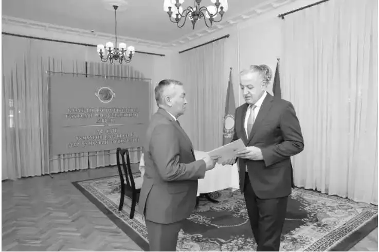 تاجىكستان پرەزيدەنتى قازاقستان حالقىنا كوڭىل ايتتى