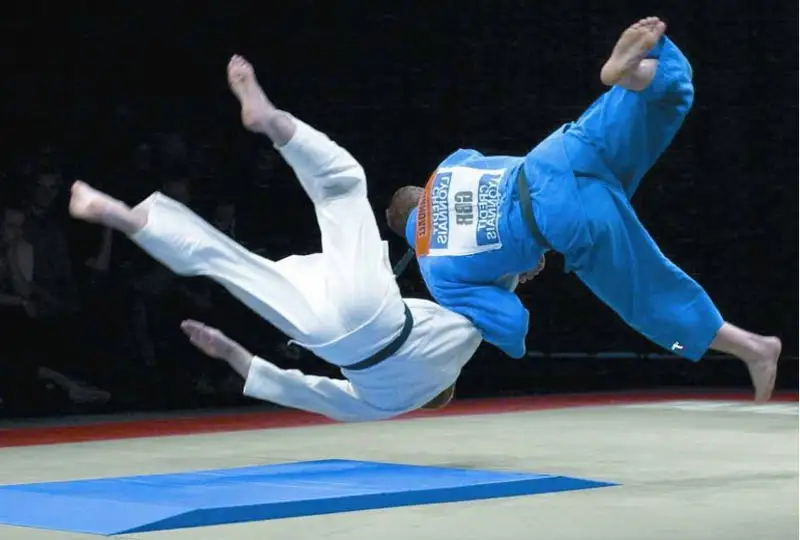 Қозоғистонлик спортчилар жаҳон чемпионатини муваффақиятли бошлашди