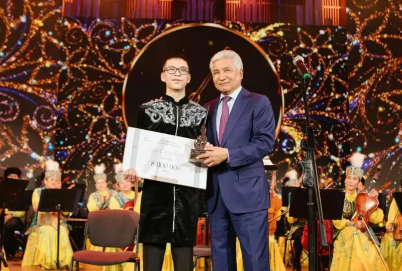 Қарағандилик ёш дўмбирачи Грузияда халқаро танловда бош совринни қўлга киритди