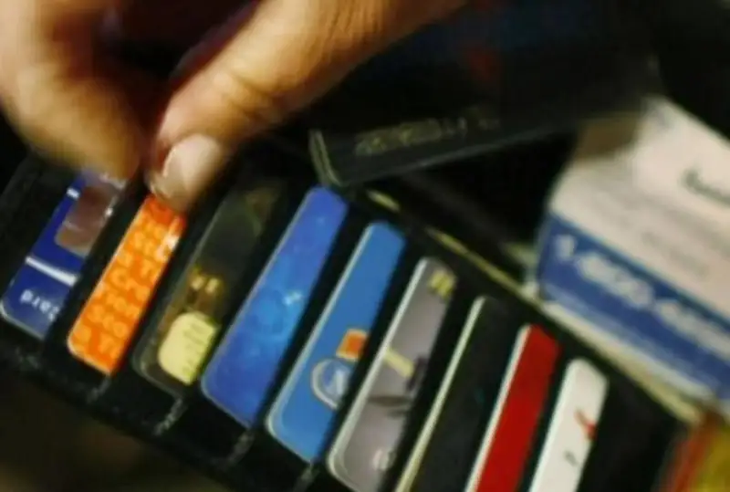 Инфляция туфайли америкаликлар қарзга ботмоқда