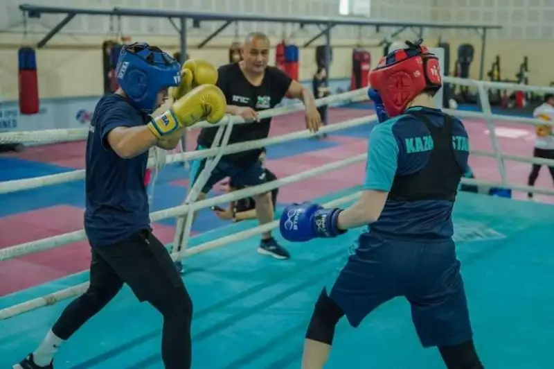 Бокс бўйича аёллар ўртасидаги ЖЧ: Бош мураббий асосий рақибларни айтди