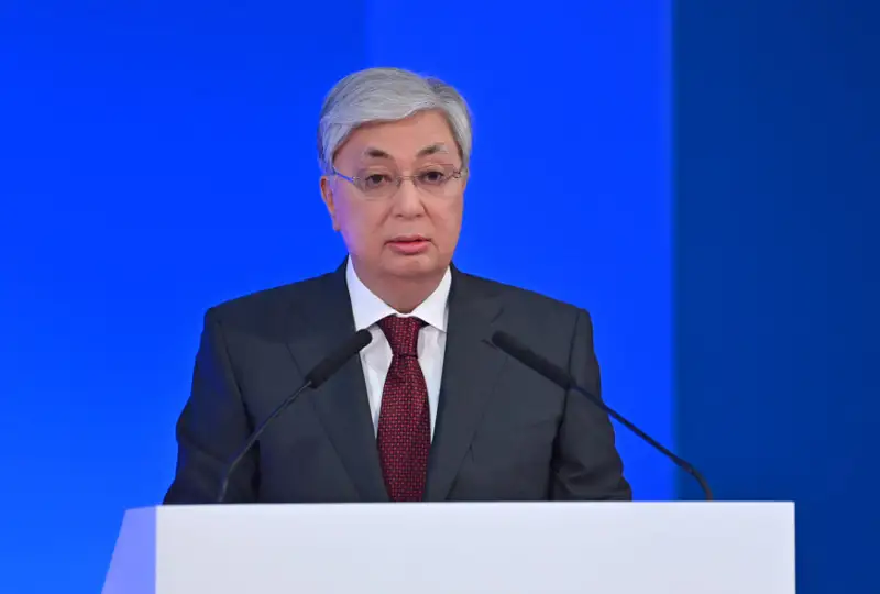 Biz kópti kórgen el aǵalarynyń aqyl-keńesine júginemiz  - Prezıdent