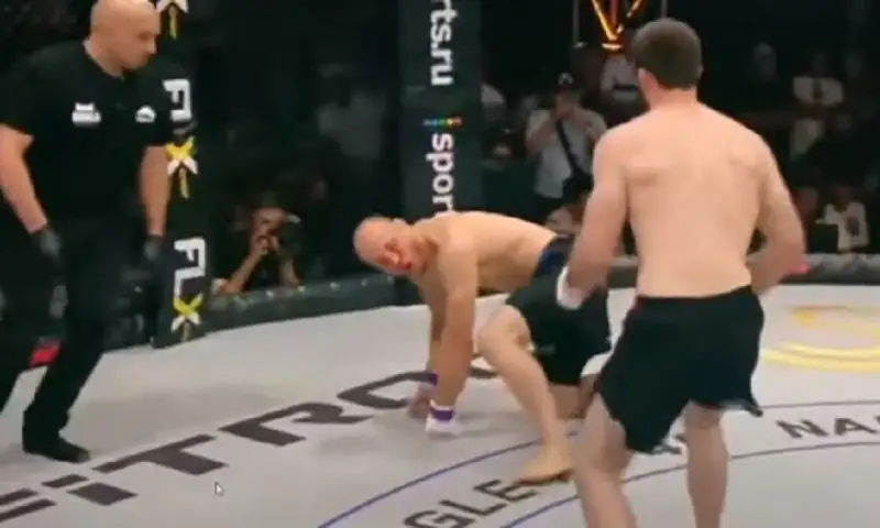 Экс-чемпион из Казахстана нокаутом в Актау прервал победную серию соперника