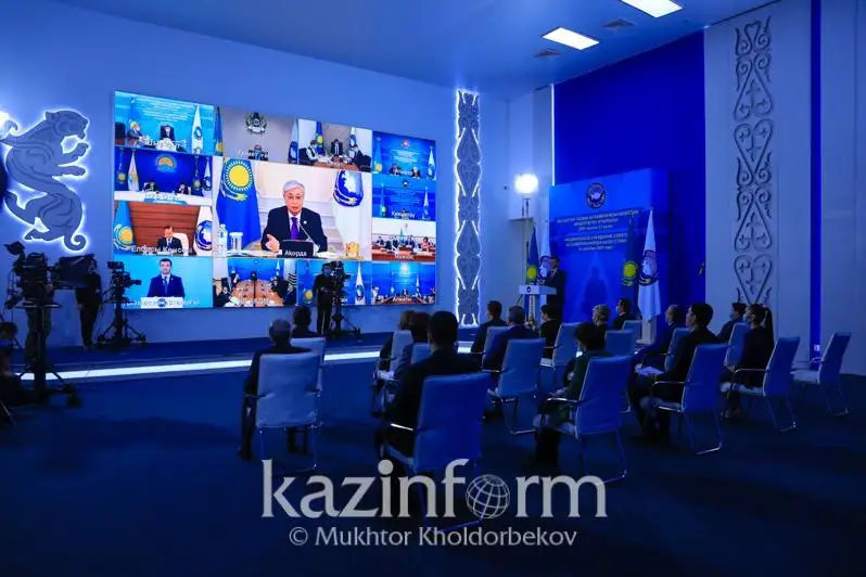 Таълим вазирлиги дунёдаги кўп тилли бўлиш тажрибасини чуқур ўрганиши керак – Қозоғистон Президенти