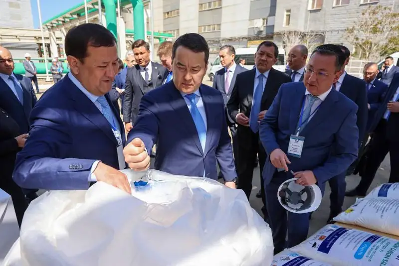 ءاليحان سمايىلوۆ ي ي د م- گە كاسپي پورتتارىنىڭ ەكسپورتتىق الەۋەتىن ارتتىرۋدى تاپسىردى