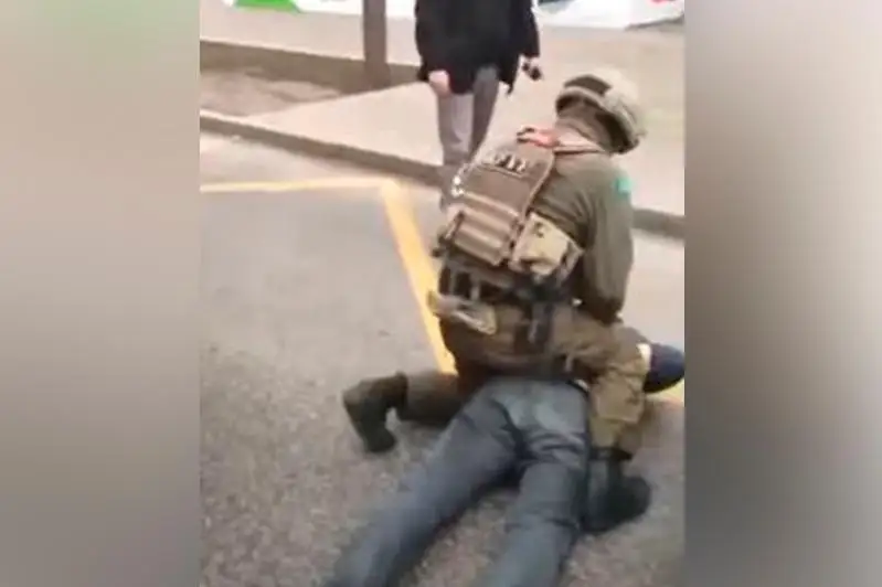 قازاقستاننىڭ ەكى وڭىرىندە ارنايى وپەراتسيا ءوتىپ، ۇيىمداسقان قىلمىستىق توپ مۇشەلەرى ۇستالدى - ۆيدەو