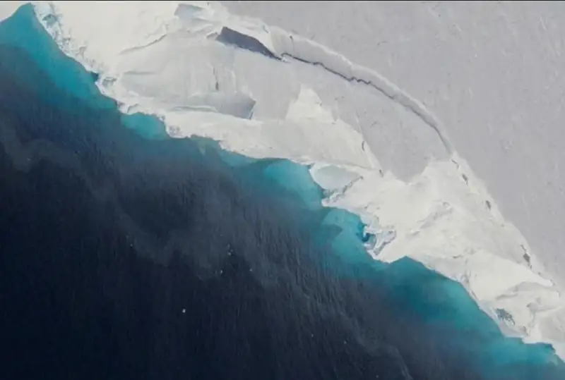 Антарктидадаги музликлар жаҳон океани сатҳини 3 метрга кўтариши мумкин