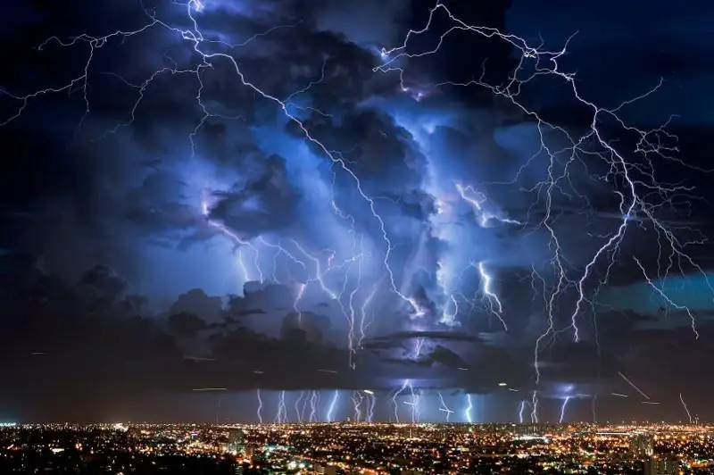 Ҳиндистонда чақмоқ уриши камида 20 кишини ҳаётдан олиб кетди