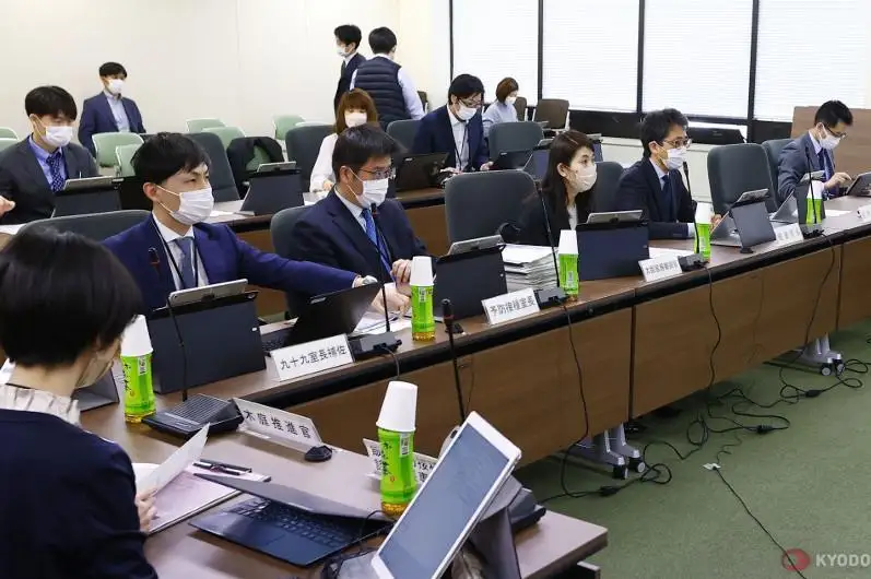 Япония COVID-19 га қарши тўртинчи доза билан эмлашни режалаштирмоқда