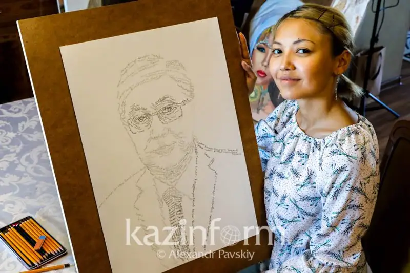 Президент Казахстана поблагодарил алматинскую художницу за необычный портрет