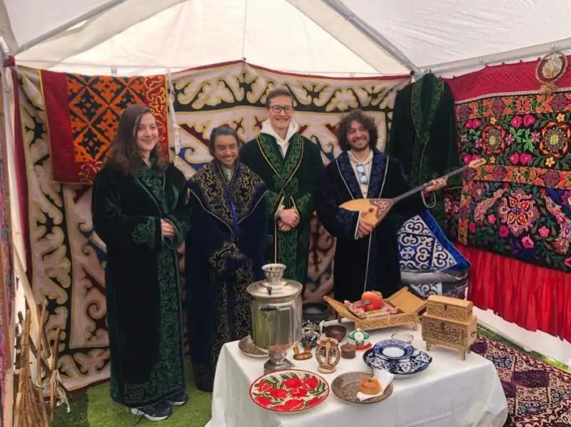 Қозоғистон, Ўзбекистон, Туркия ва Озарбайжон вакиллари Нидерландияда Наврўз байрамини биргаликда нишонлади.