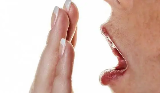 اۋىزدان شىعاتىن جاعىمسىز ءيىس نەدەن پايدا بولادى؟