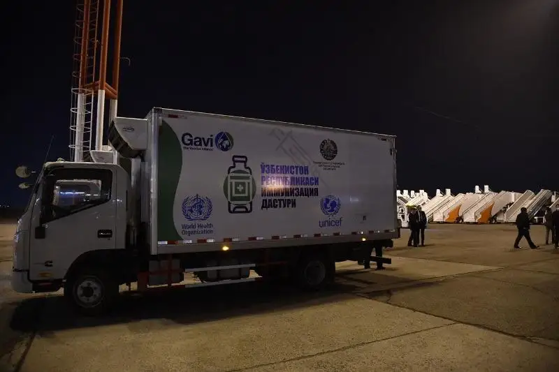 Ўзбекистонга 864 000 доза Sinovac вакцинаси олиб келинди