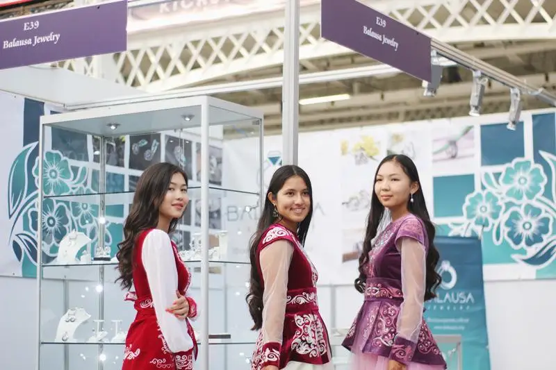 哈萨克斯坦珠宝公司参加伦敦国际珠宝展