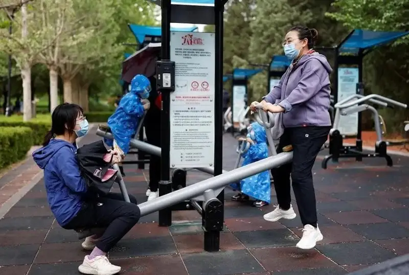 Шанхай ҳукумати карантинни юмшатмоқда