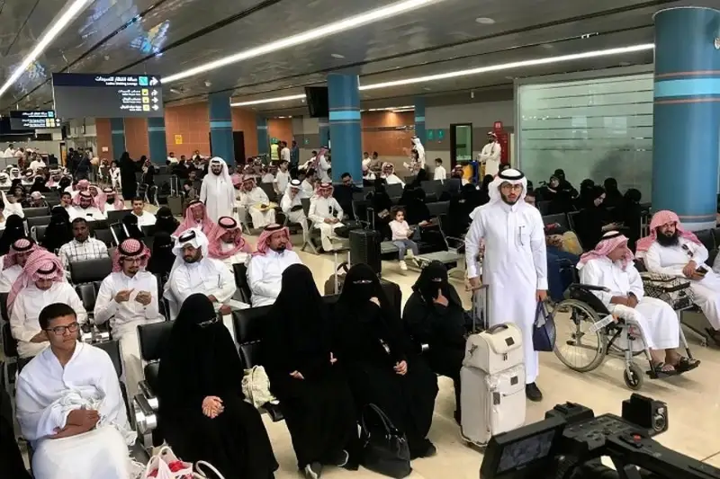 Дрон Саудия аэропортига ҳужум қилиб, сайёҳлар ва ходимларни яралади