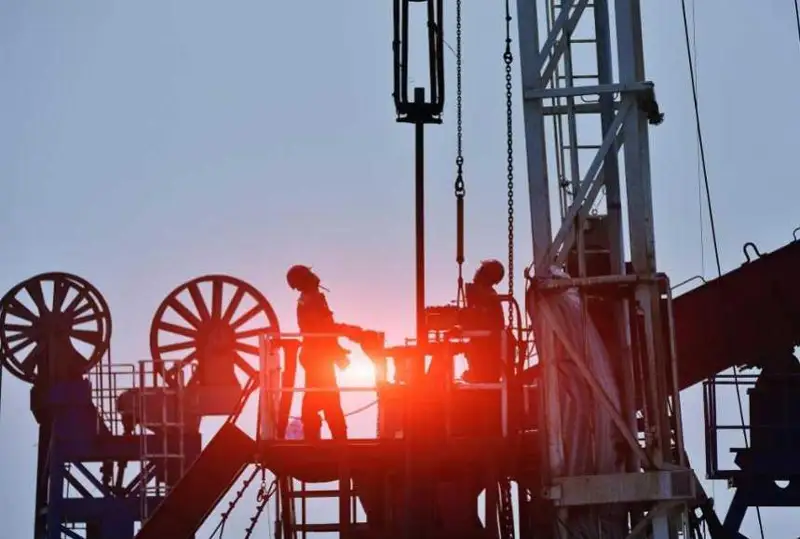 Жаҳон бозорида нефть нархи арзонлашди