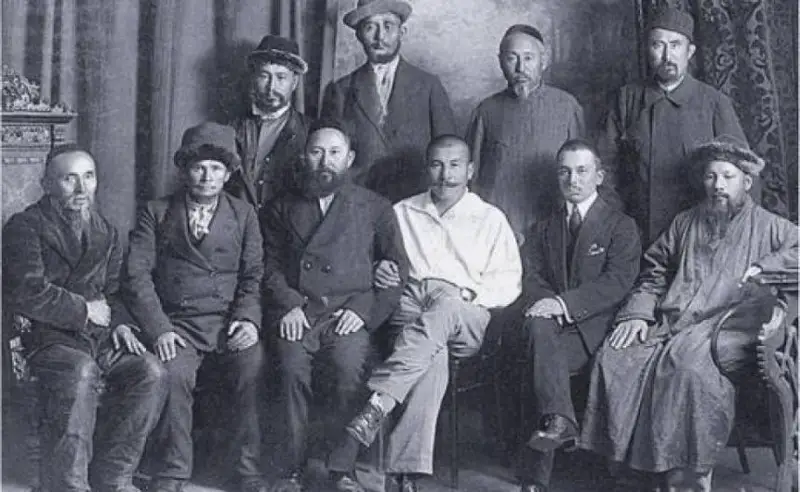 ۇلتتى تاۋەلسىزدىككە ۇندەگەن «قازاق» گازەتى