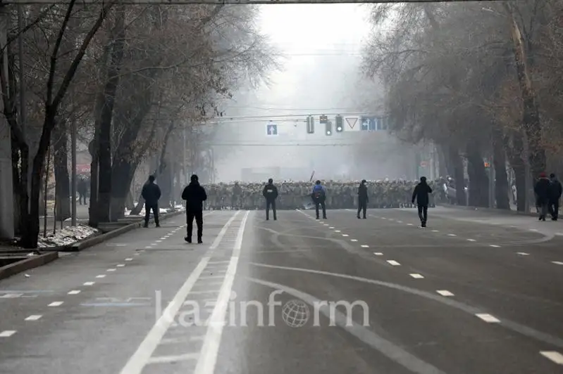 Тоқаев митингларда қўлга олинганлар ҳақида: Оғирлаштирувчи ҳолатлар бўлмаса, жазони енгиллаштириш керак