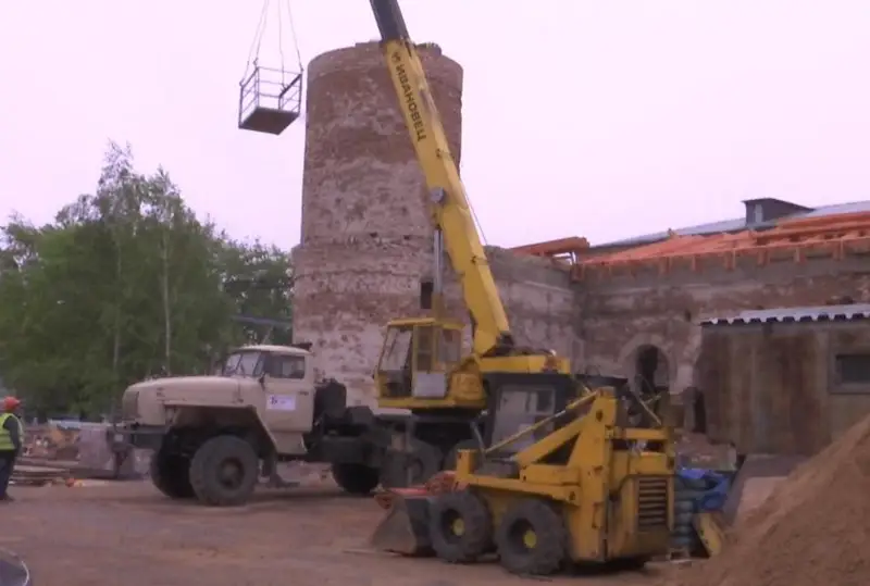 پەتروپاۆلدا 165 جىل بۇرىن سالىنعان مەشىت عيماراتى قالپىنا كەلتىرىلىپ جاتىر